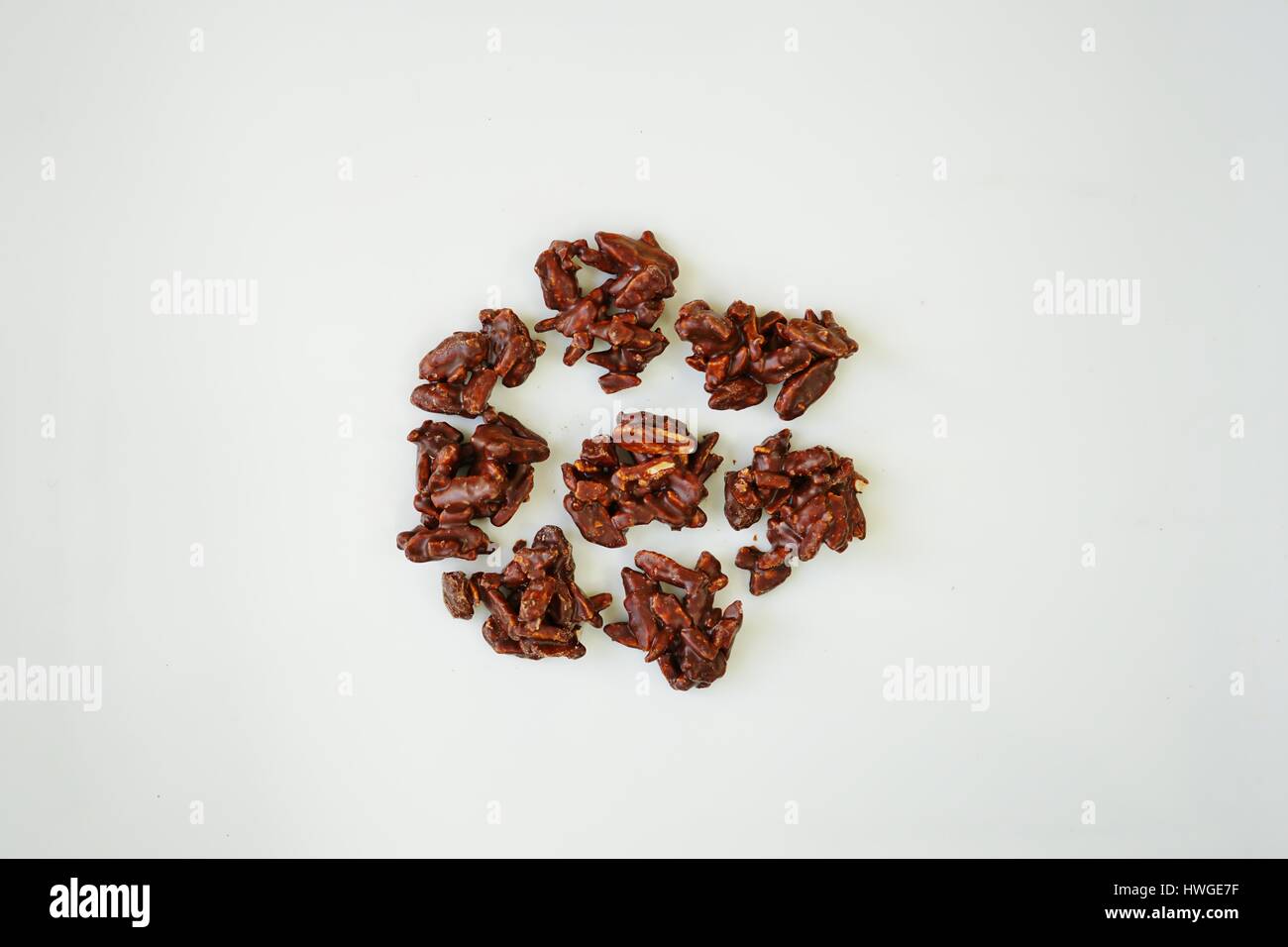 Slivered almonds covered with French dark chocolate Stock Photo Alamy