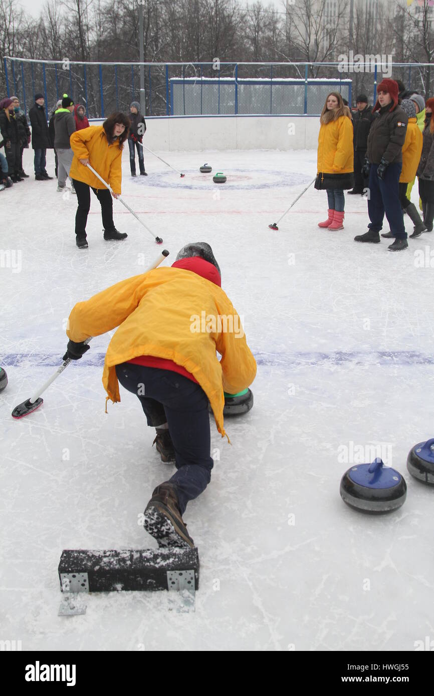 Curling. Club curling fans Stock Photo - Alamy