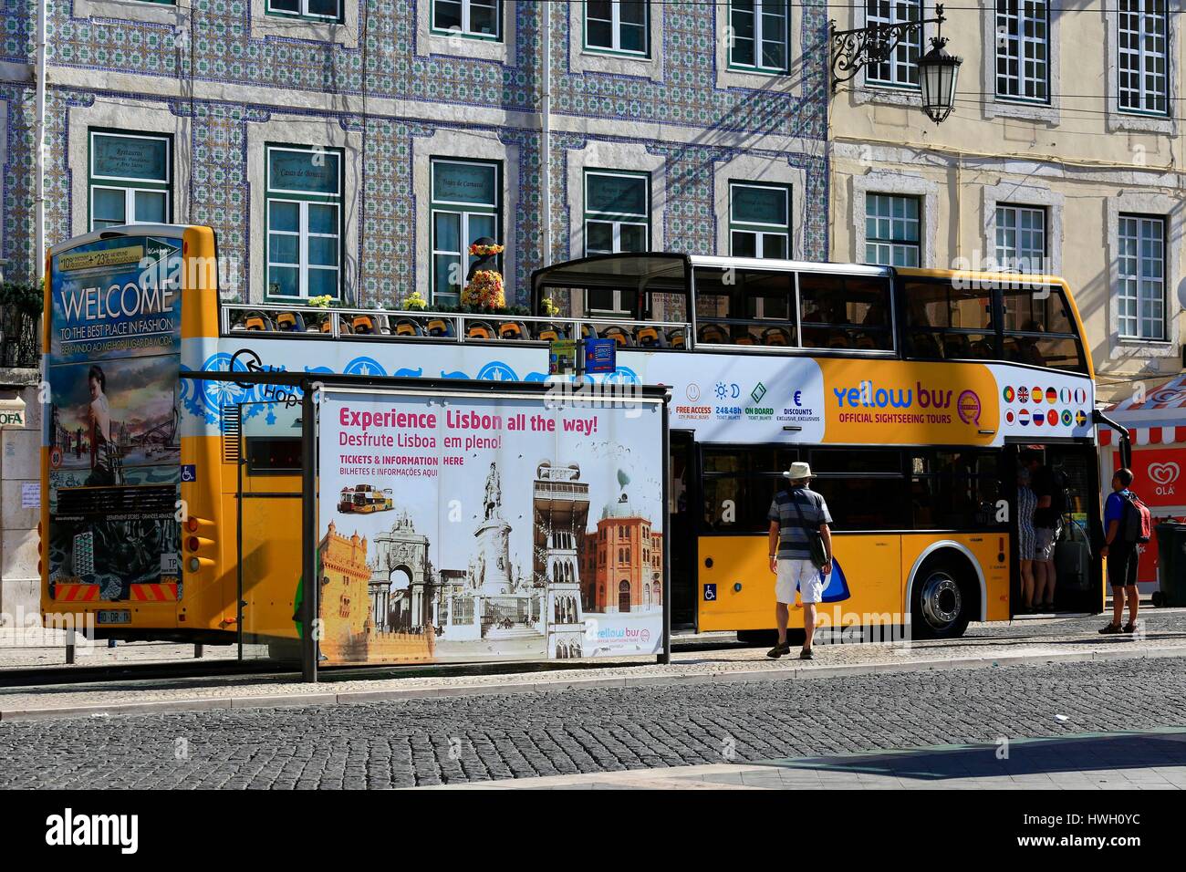 Portugal, Lisboa e Setubal province, Lisbon, Figueira da spot, tourist bus Stock Photo