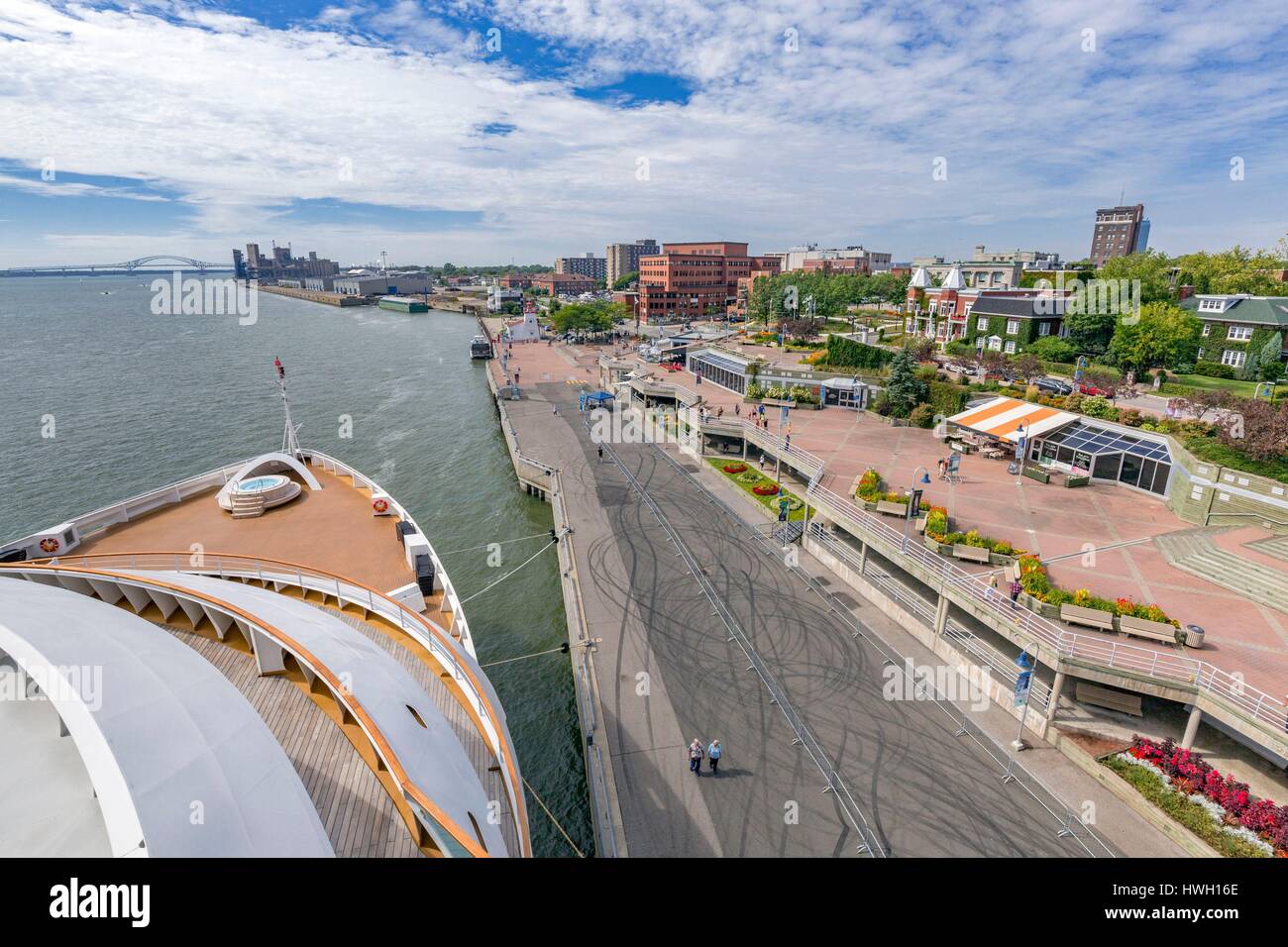 Canada, Quebec province, Mauricie region, Trois Rivieres, the port park along the shores of the St. Lawrence River, the luxury liner Seabourn Quest at the port Stock Photo