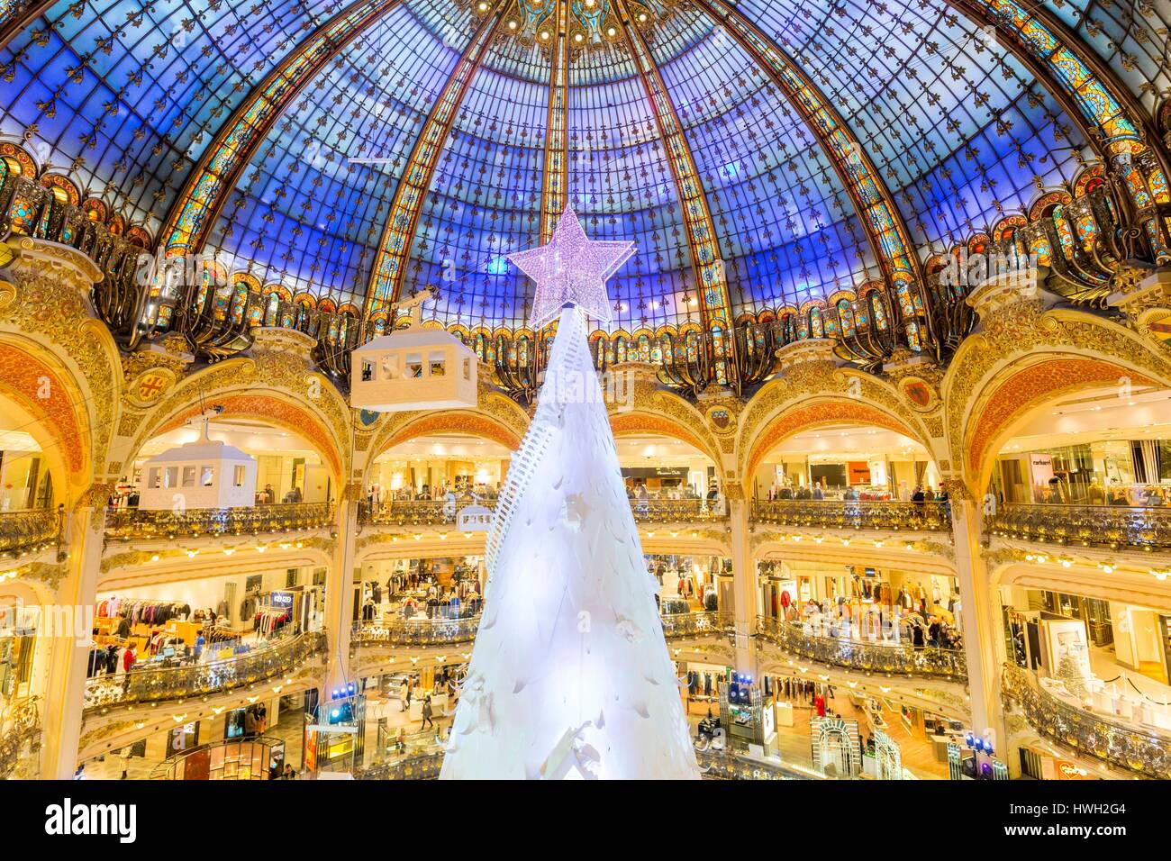 Boulevard haussmann christmas