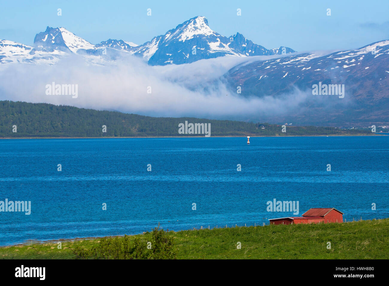 Fog bank about Kval?ya, Norway, Troms, Kval ? ?ya, Kval?ya, Sandnessund, net curtain sheet ? ? men, 1044 m, net curtain Blaamannen, mountains, weather Stock Photo
