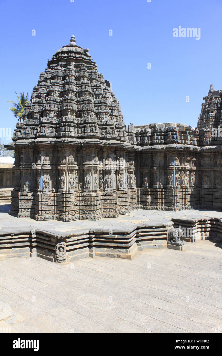 Poetry of Stones- Hoysala temple III: Halebidu – The Lost Coordinates