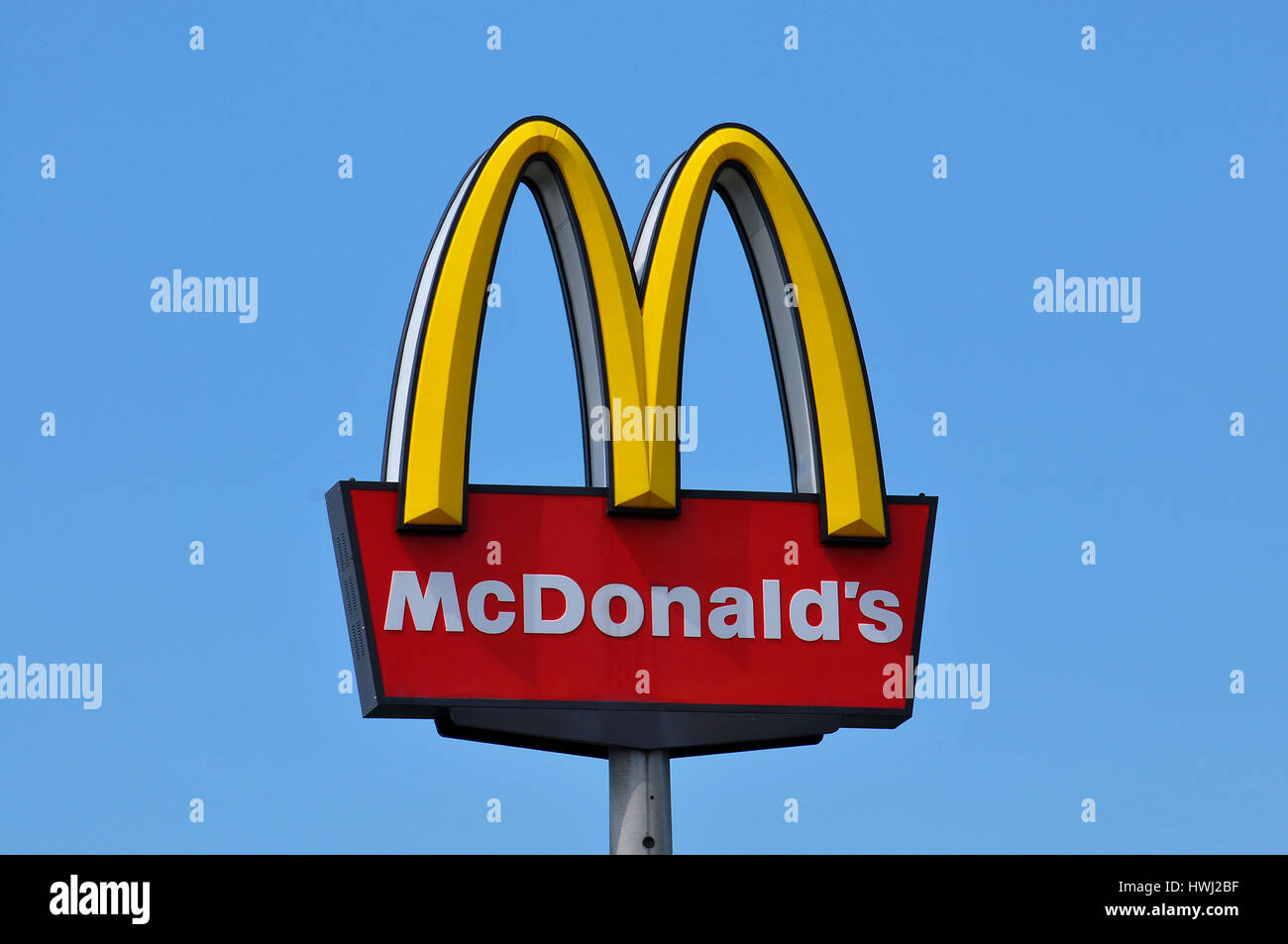 Schild mcdonalds hi-res stock photography and images - Alamy