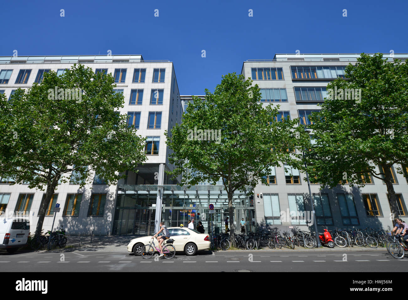 Haus Der Deutschen Wirtschaft High Resolution Stock Photography And Images Alamy