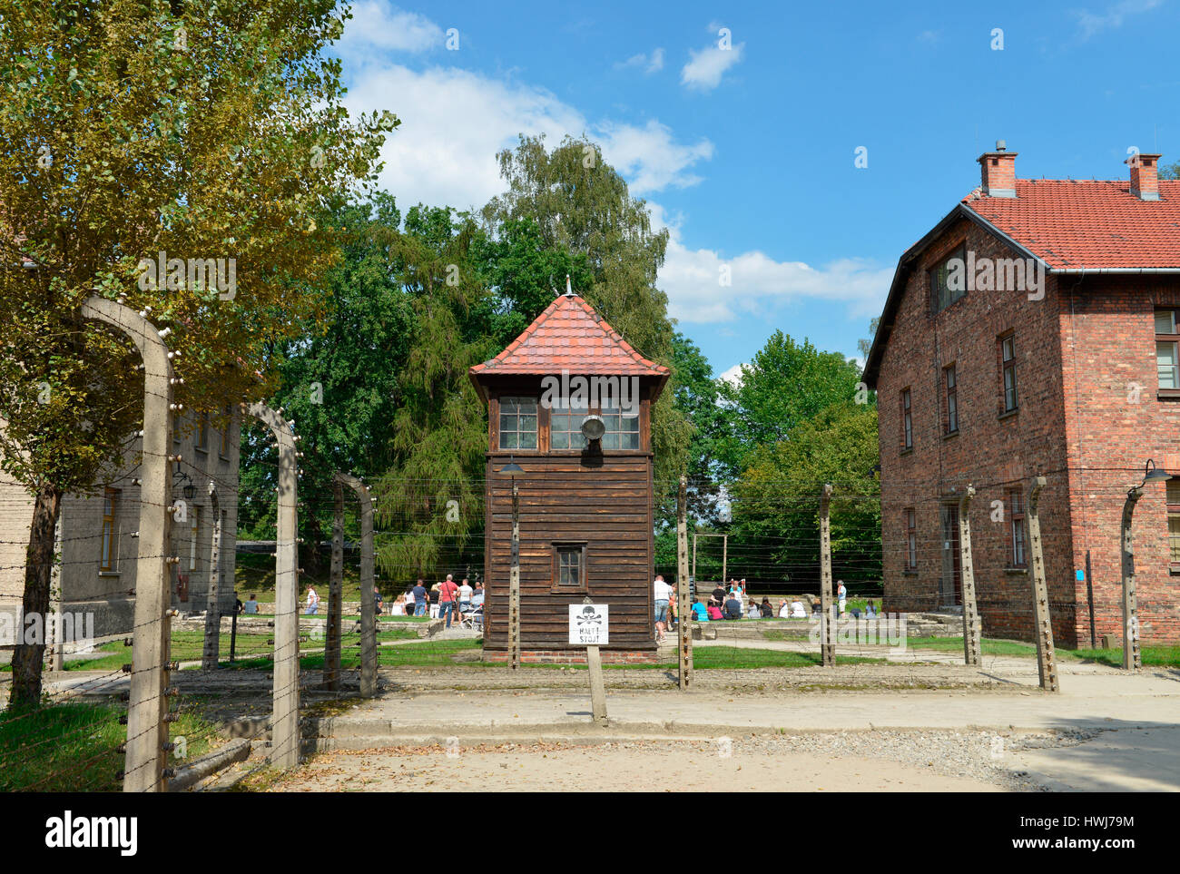 Stacheldraht, Wachturm, Lagergebaeude, Stammlager I, Konzentrationslager, Auschwitz-Birkenau, Auschwitz, Polen Stock Photo