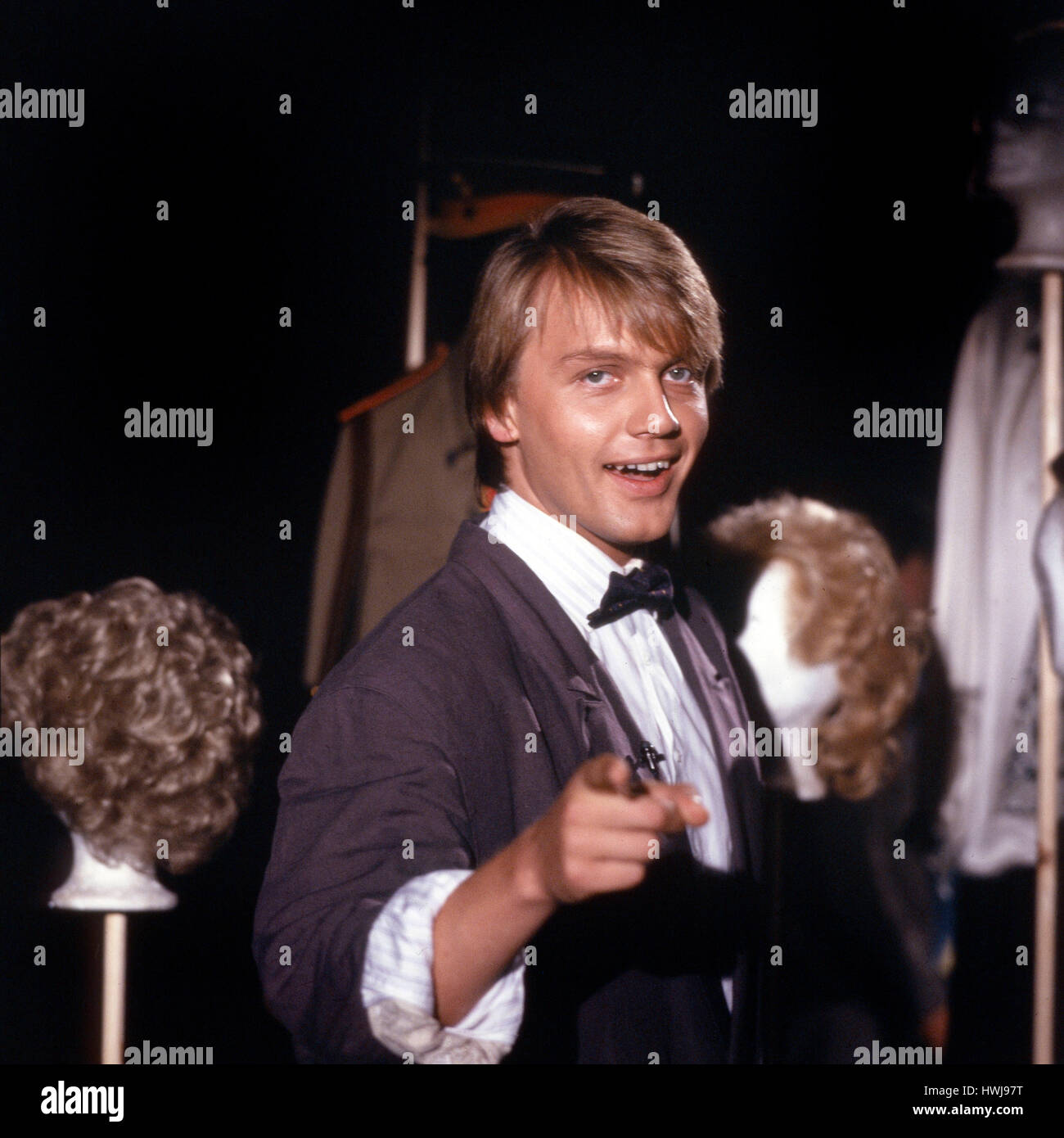 Deutscher Komiker, Schauspieler und Moderator Hape Kerkeling in seiner Sendereihe "Hape's Happening", Deutschland 1980er Jahre. German comedian, actor and TV presenter Hape Kerkeling in his show "Hape's Happening", Germany 1980s. Stock Photo