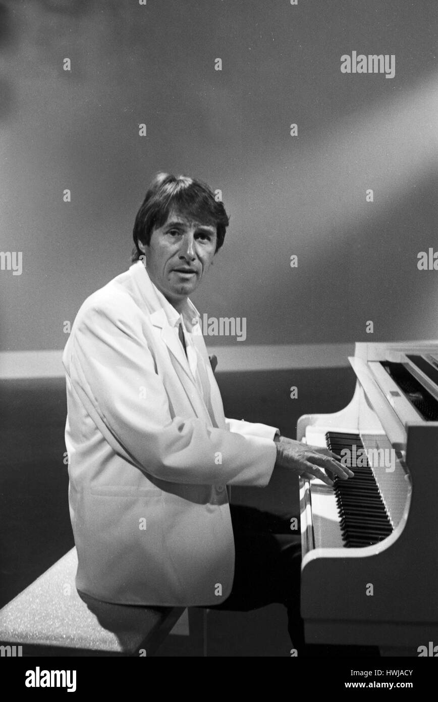 Komponist, Snger Und Pianist Udo Jrgens, Deutschland 1980er Jahre. Composer, Singer And