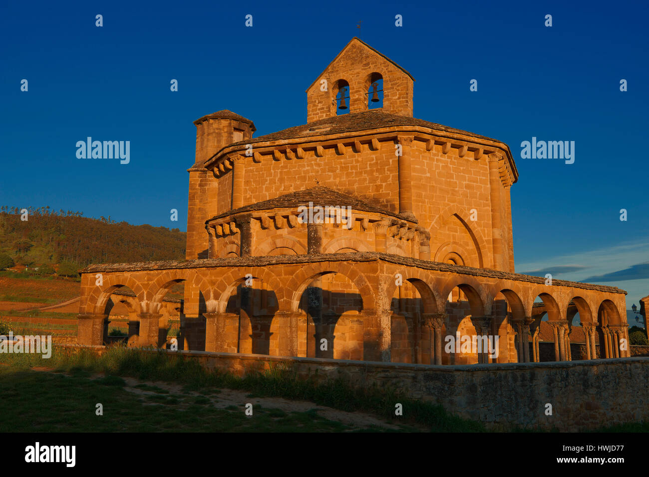 Santa Maria de Eunate, Romanesque church, Eunate Church, Road to