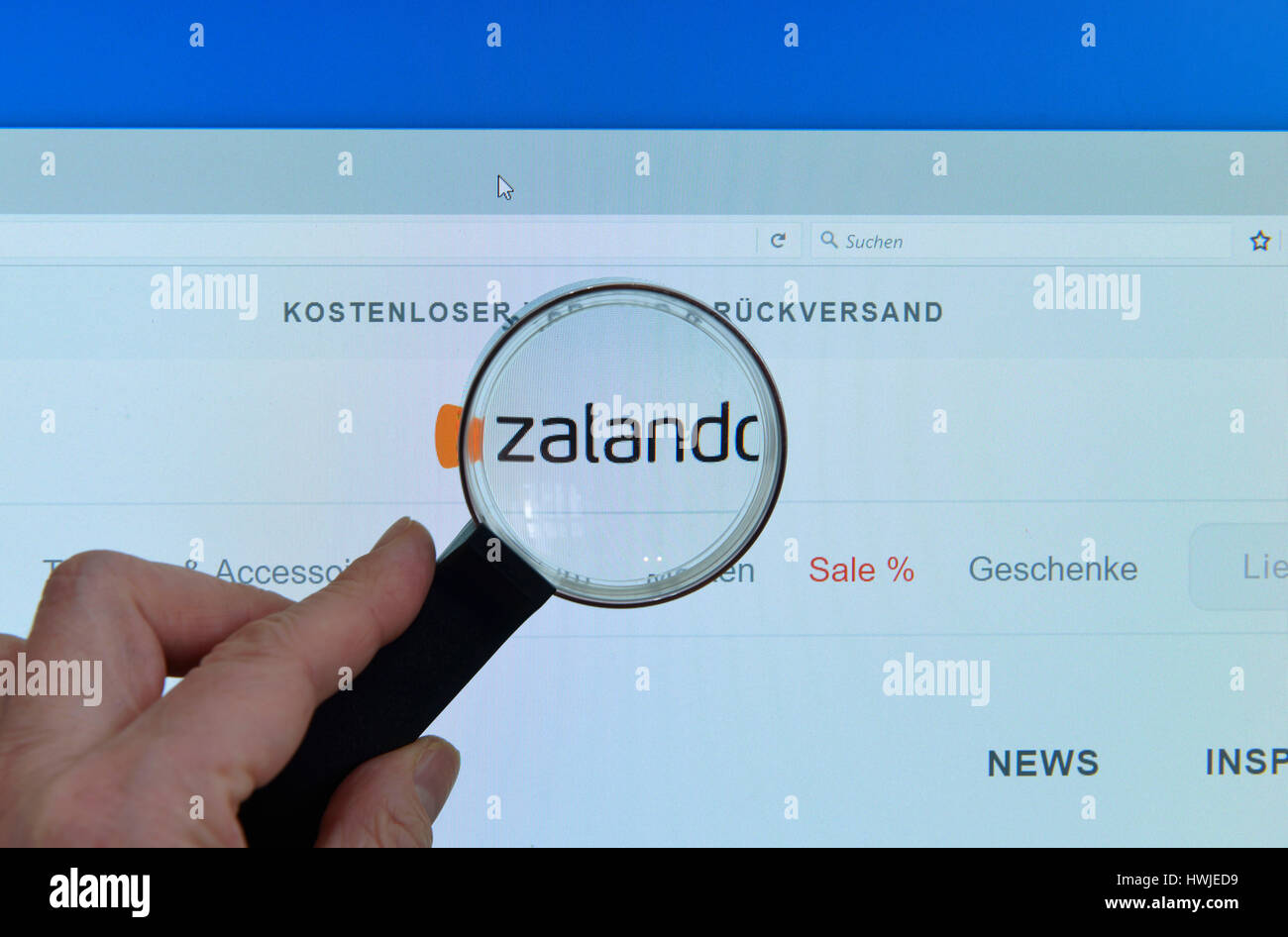 zalando.de, Lupe, Bildschirm, website Stock Photo