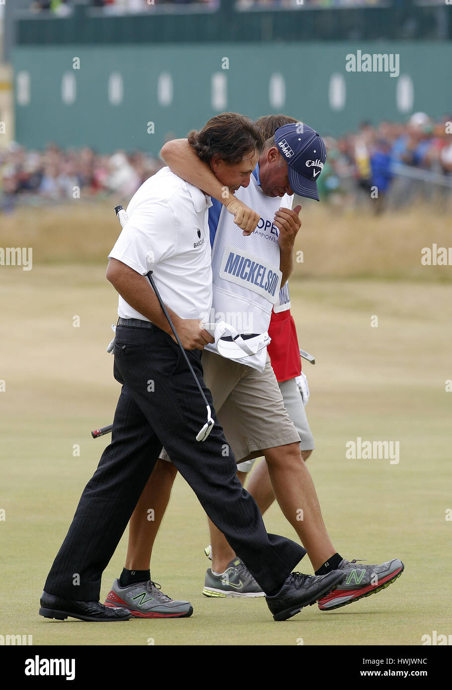 PHIL MICKELSON & CADDY OPEN CHAMPION MUIRFIELD EAST LOTHIAN SCOTLAND 21 July 2013 Stock Photo