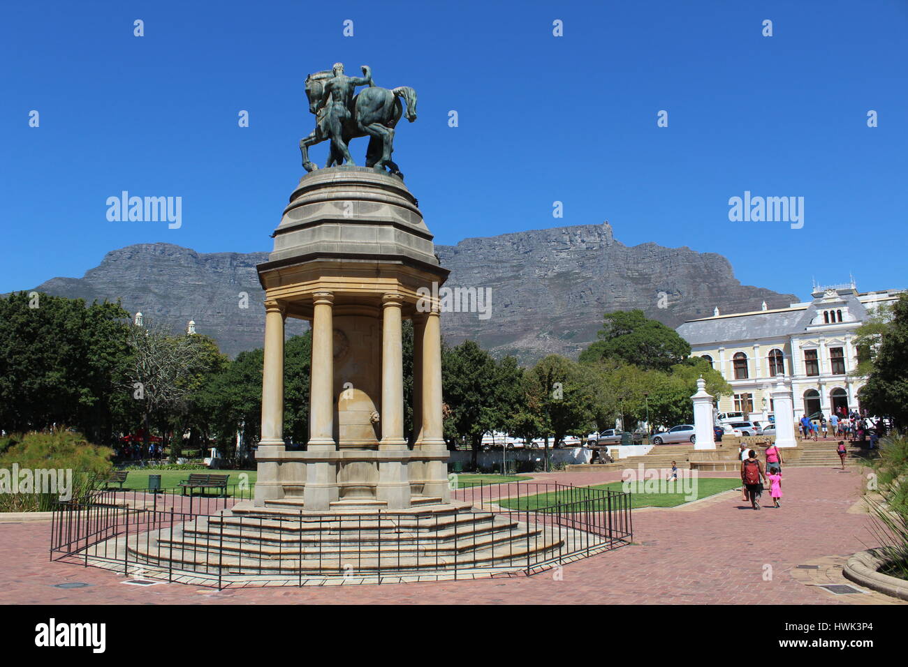 View of Table Mountain from the Company Gardens, Cape Town, with War Memorial and South African Museum in foreground Stock Photo