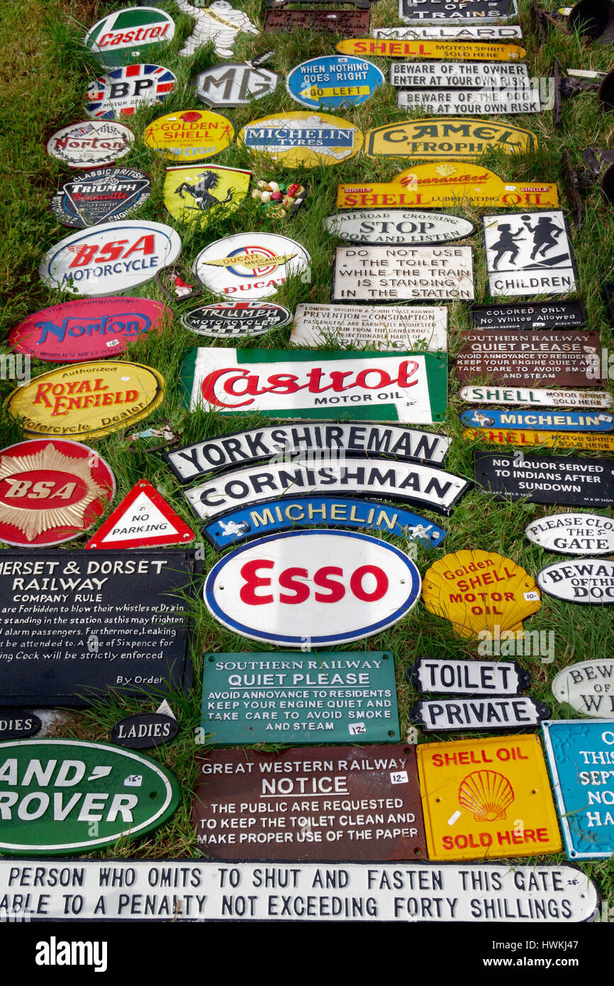 Vintage metal signs hires stock photography and images Alamy