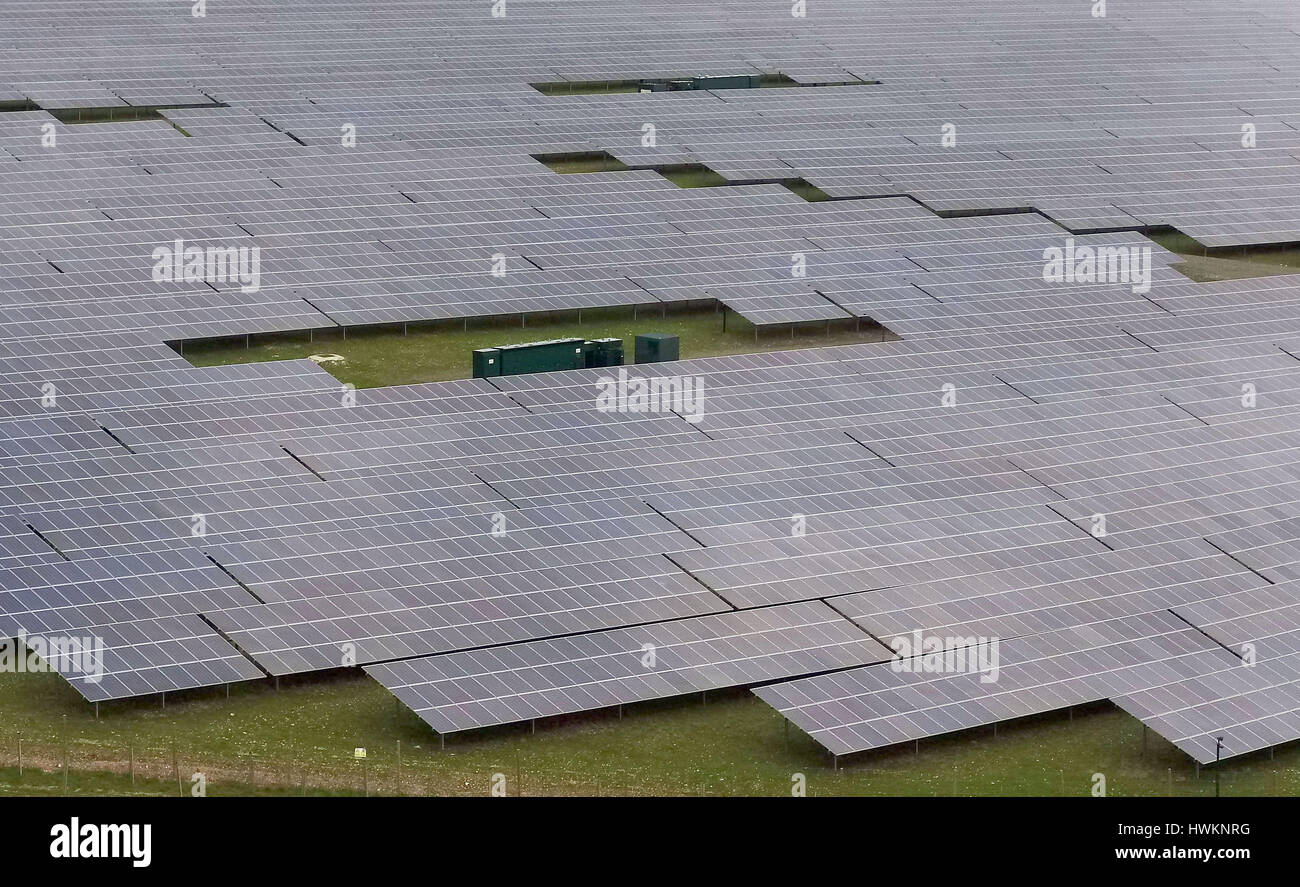 An aerial view of a solar farm in Hampshire Stock Photo - Alamy