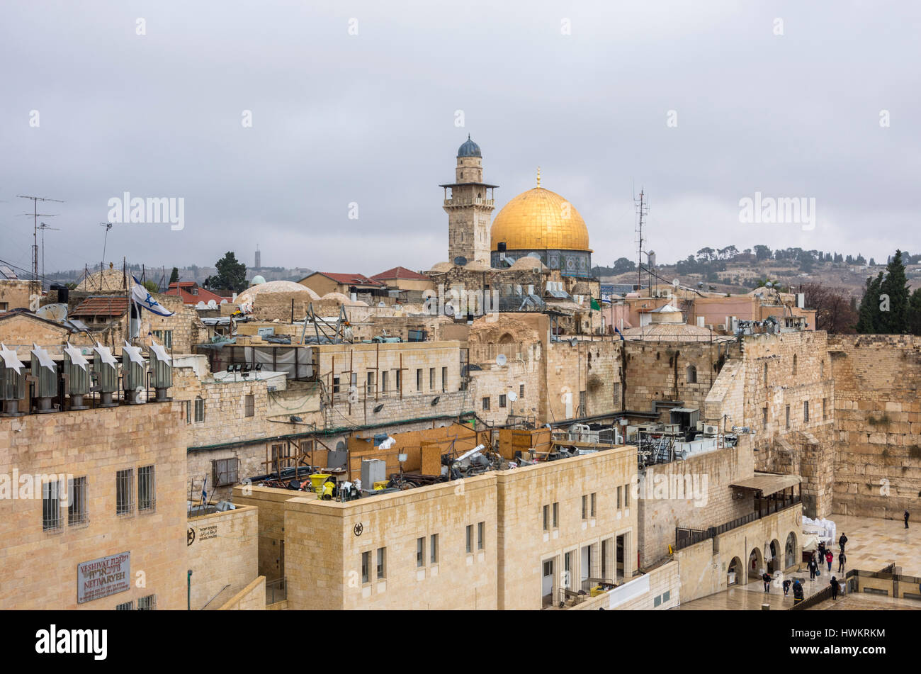 Israel at the western wall and temple mount hi-res stock photography ...