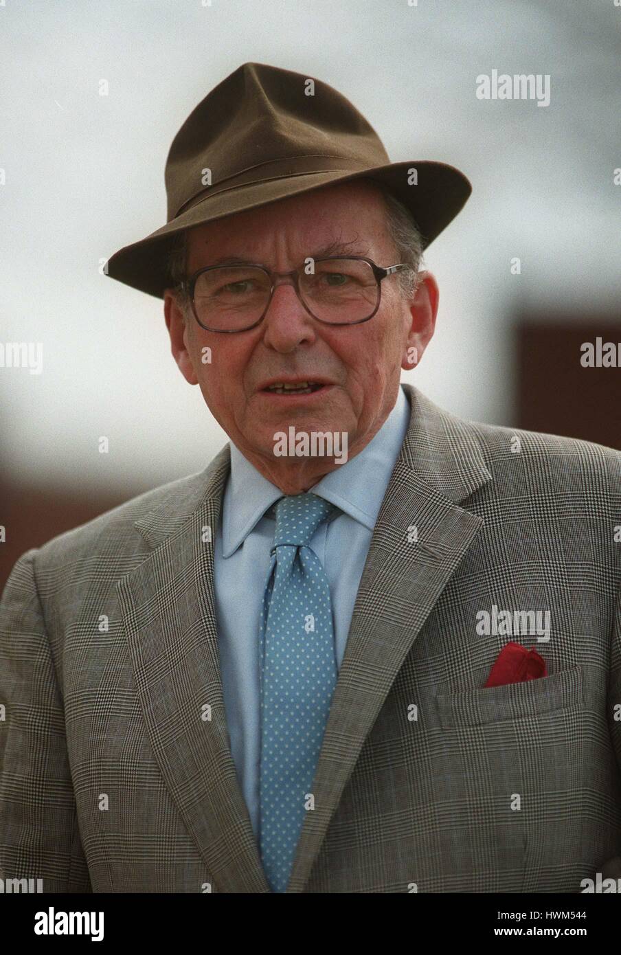 HARRY THOMPSON-JONES RACE HORSE TRAINER 19 April 1996 Stock Photo - Alamy