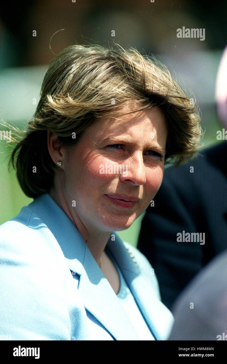 LINDA PERRATT RACE HORSE TRAINER 13 July 1998 Stock Photo - Alamy