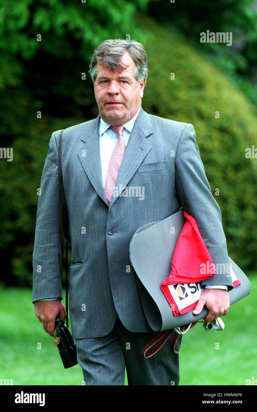 Michael stoute 1998 hi-res stock photography and images - Alamy
