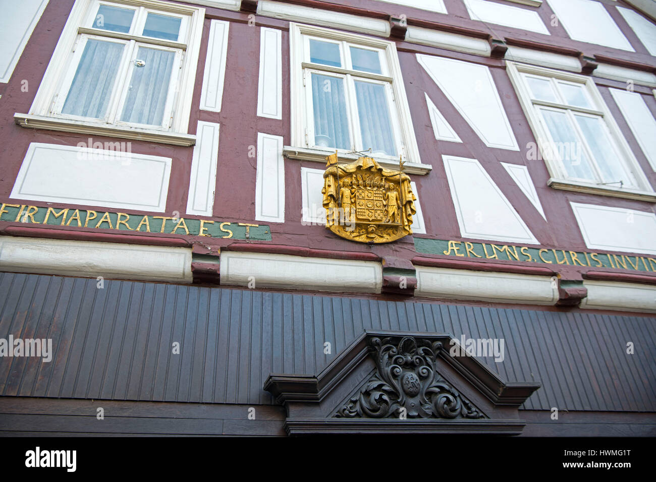 Deutschland, Nordrhein-Westfalen, Detmold, Altstadthaus mit Wappen Stock Photo