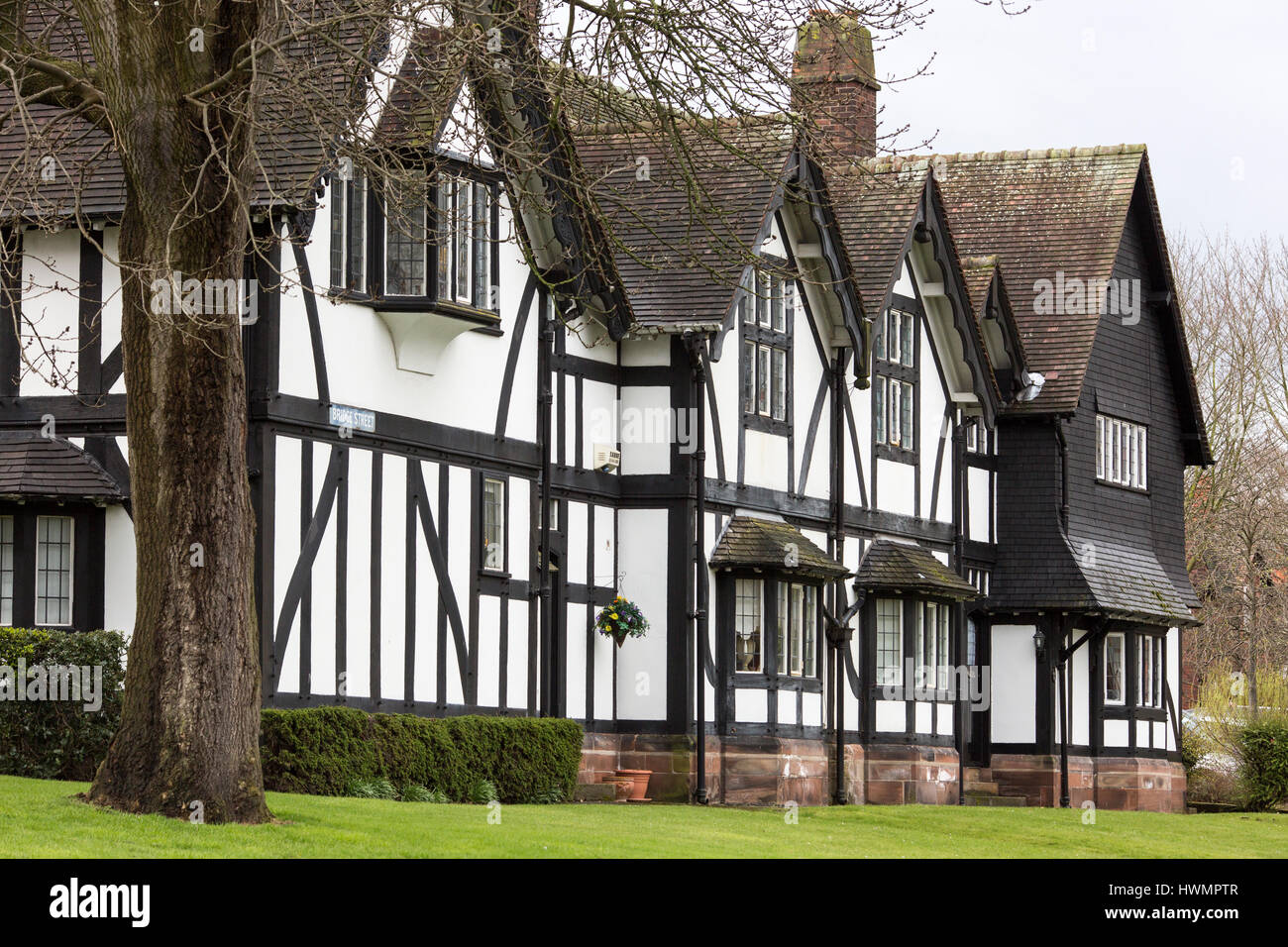 Port Sunlight - a model village and suburb in the Metropolitan Borough of Wirral, Merseyside. Black and white tudor style houses Stock Photo