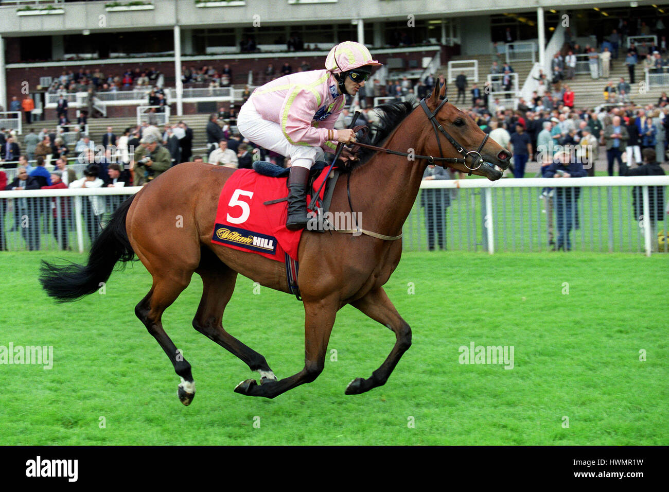 ROUGE ETOILE RIDDEN BY T.SPARKE 13 May 1999 Stock Photo