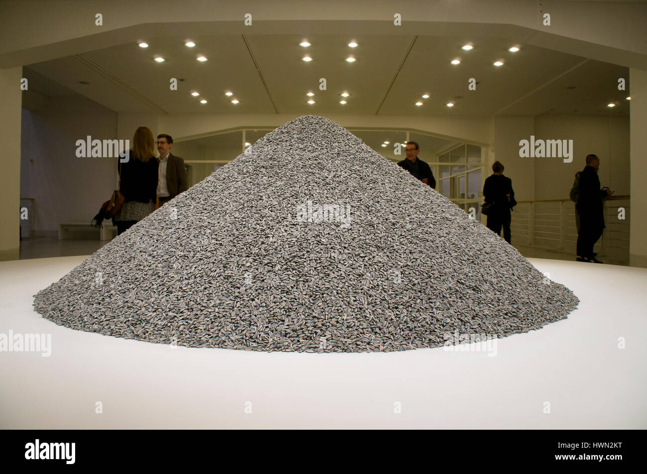Ai weiwei sunflower seeds hires stock photography and images Alamy