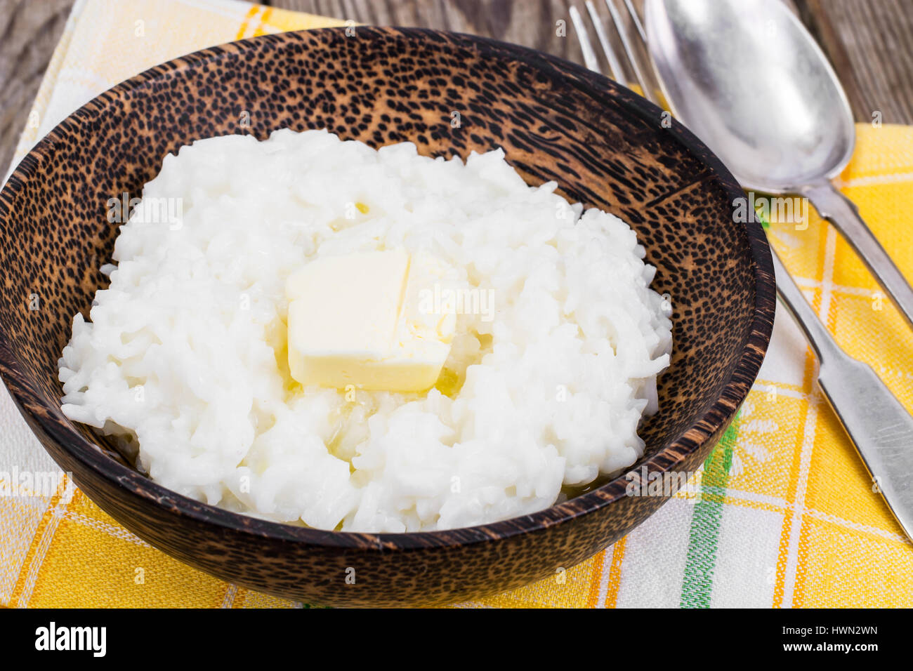 рис со сливочным маслом. Rice vinegar. рисовая каша с маслом. нужно ли в рис добавлять масло. рисовый уксус.