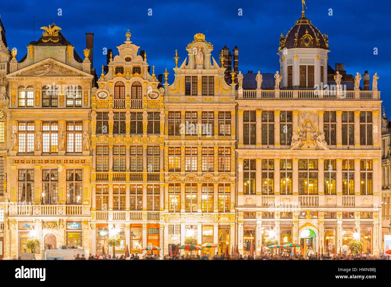 Belgium, Brussels, Grand Place (Grote Markt), listed as World Heritage by UNESCO, houses of the 17th century guilds, from left to right, Maison de la Louve, Maison du Sac, Maison de la Brouette and Maison du Roi d'Espagne Stock Photo