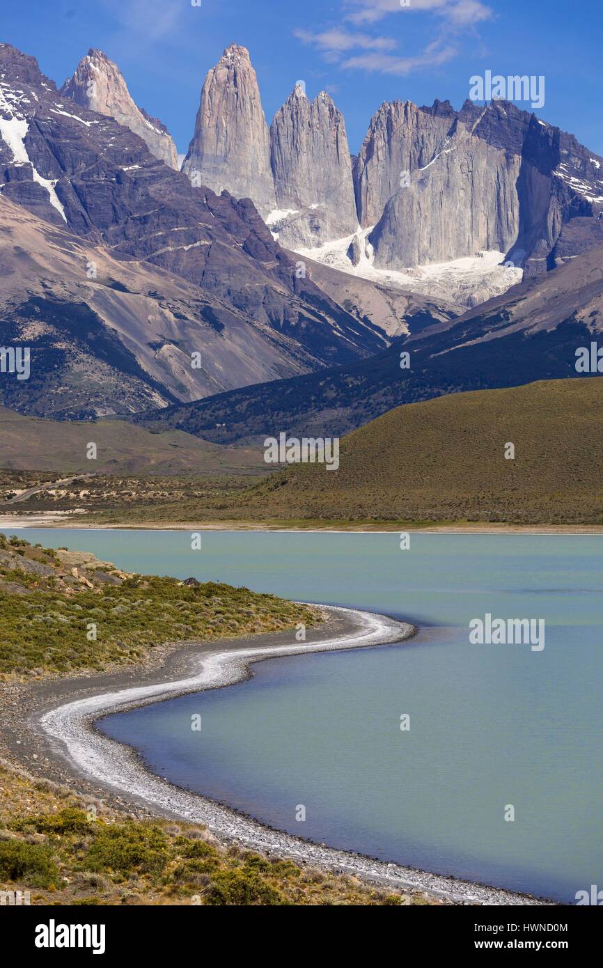 Chile, Patagonia, Aysen region, Torres del Paine national park, laguna Amarga and las Torres peaks Stock Photo