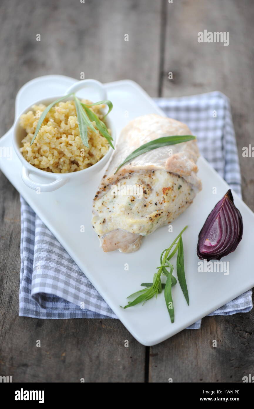 Papillote de volaille à l&amp;#39;estragon Stock Photo - Alamy