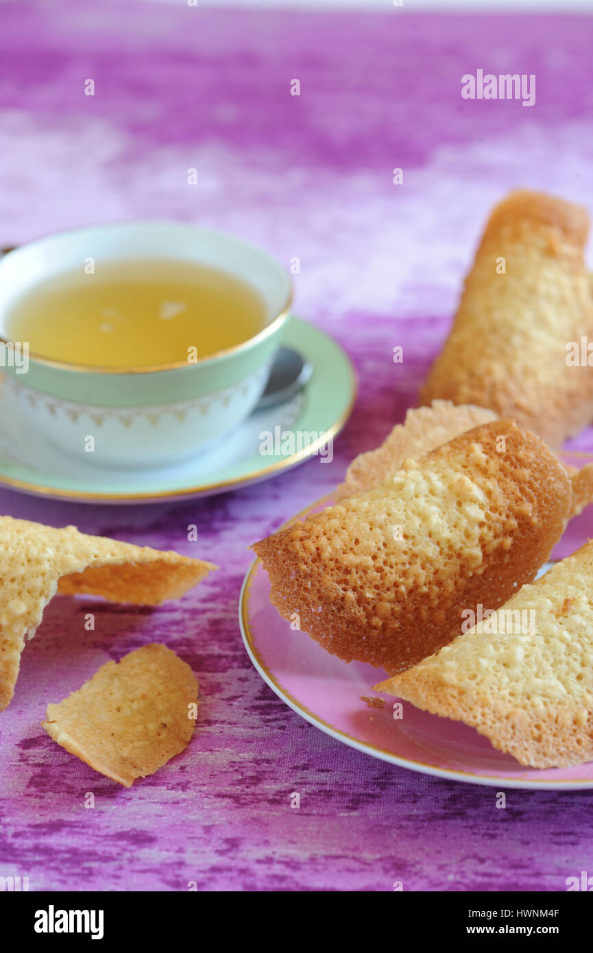Tuiles aux amandes Stock Photo Alamy