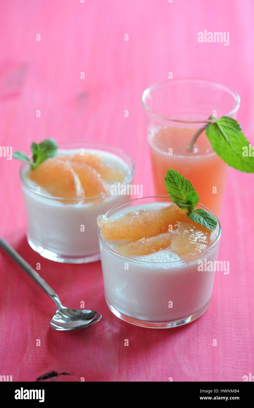 Bavarois de pamplemousse Stock Photo