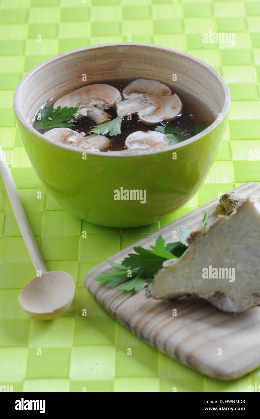 Consommé de poulet Stock Photo Alamy