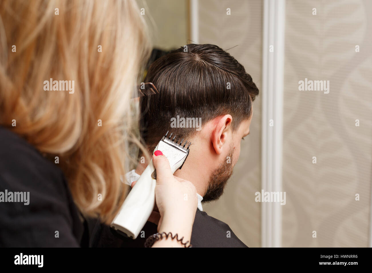 how to cut men's hair with electric razor