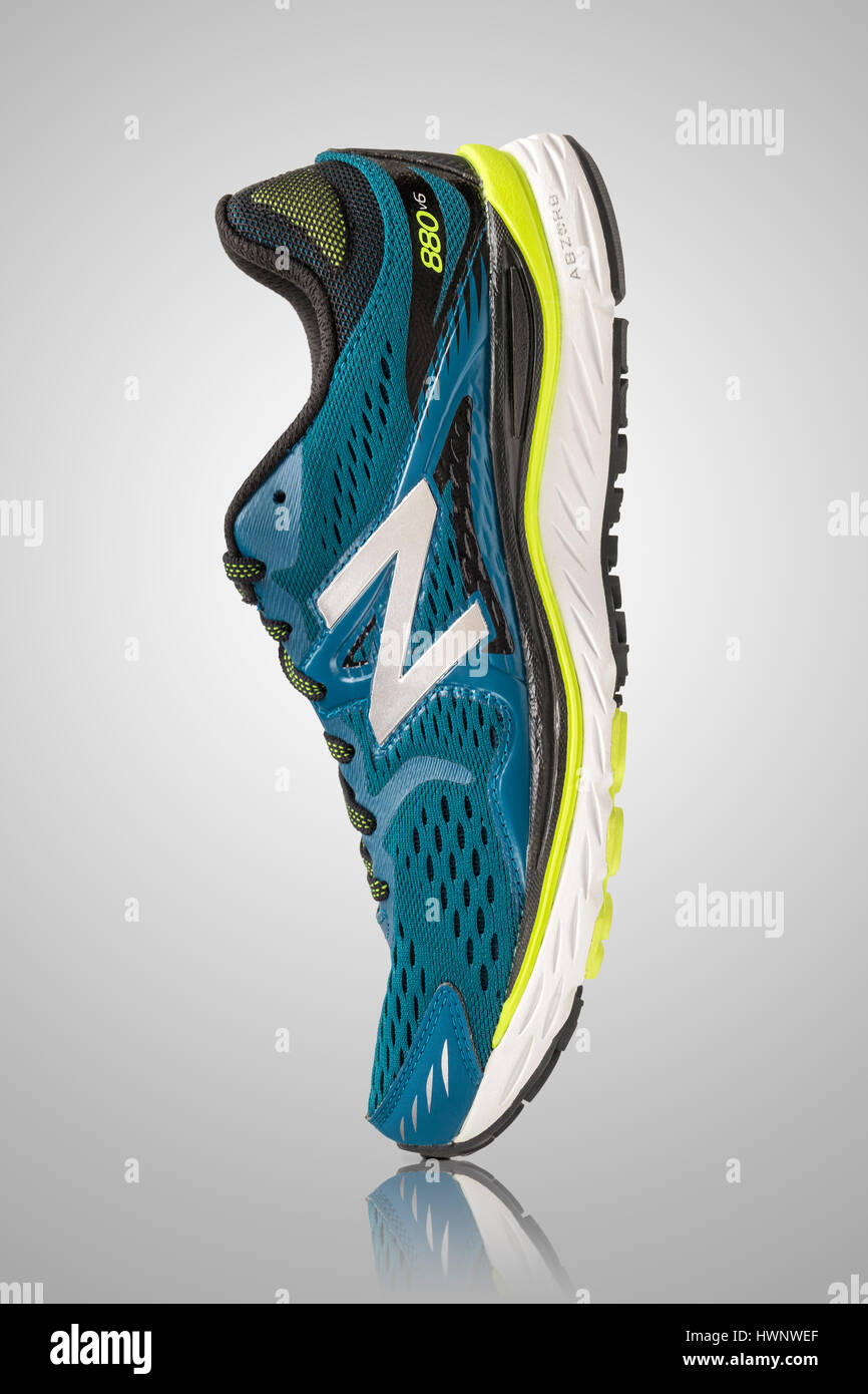 New Balance 880v6 running shoe, stability concept standing up with shadow and reflection Stock Photo