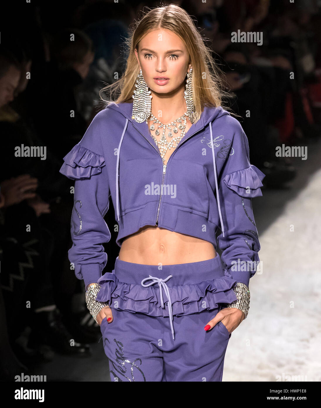 Romee strijd jeremy scott hi-res stock photography and images - Alamy