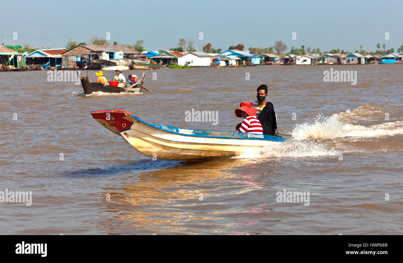 The Tonlé Sap River at  Kampong Chhnang is busy with boats heading to market.tif Stock Photo