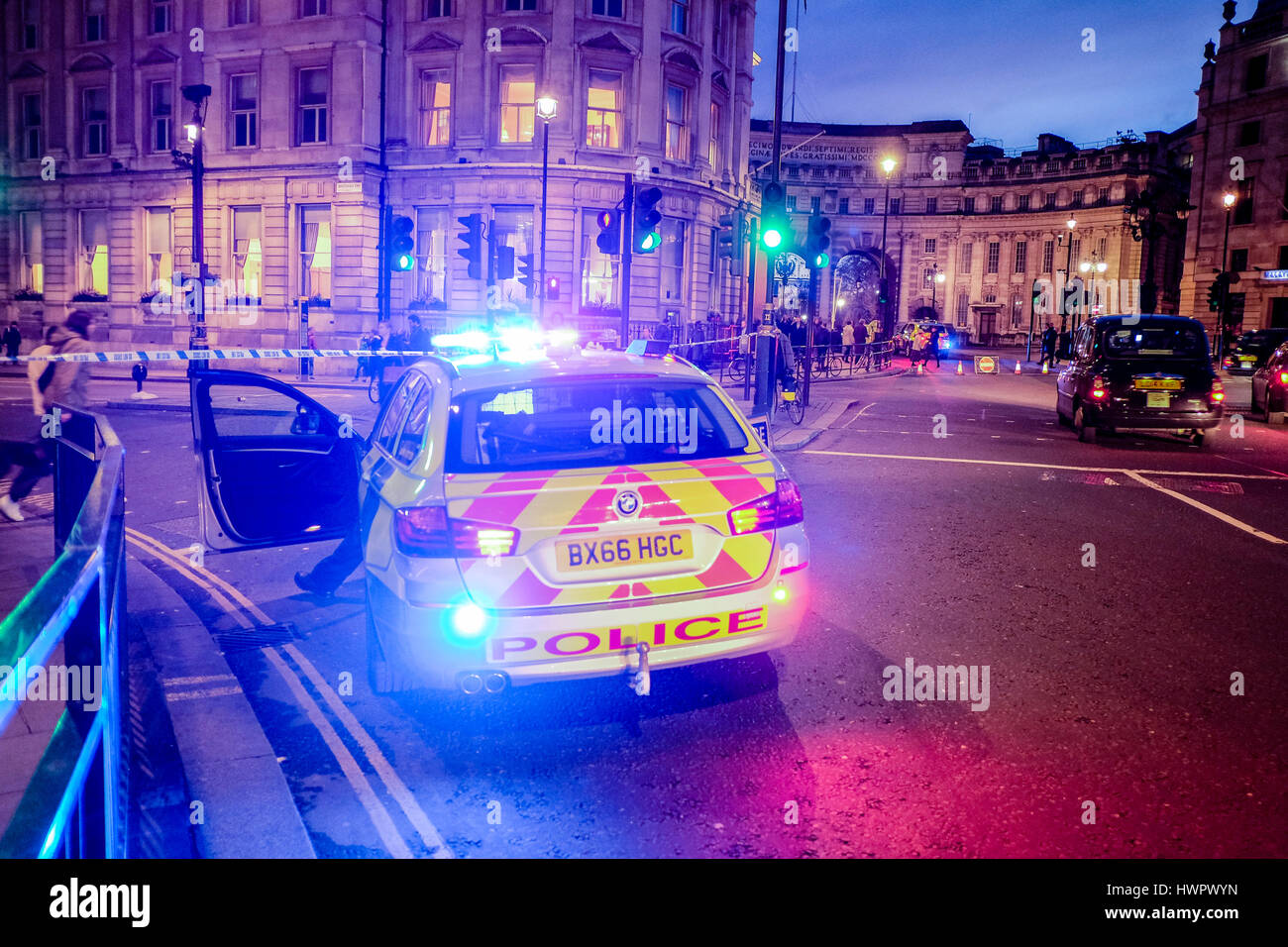 London police car hi-res stock photography and images - Alamy