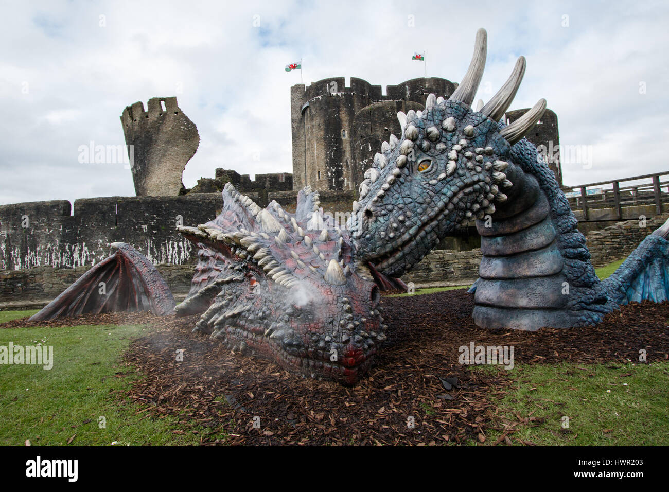 Caerphilly Castle, South Wales, UK. 4th Apr, 2017. The Welsh dragon ...