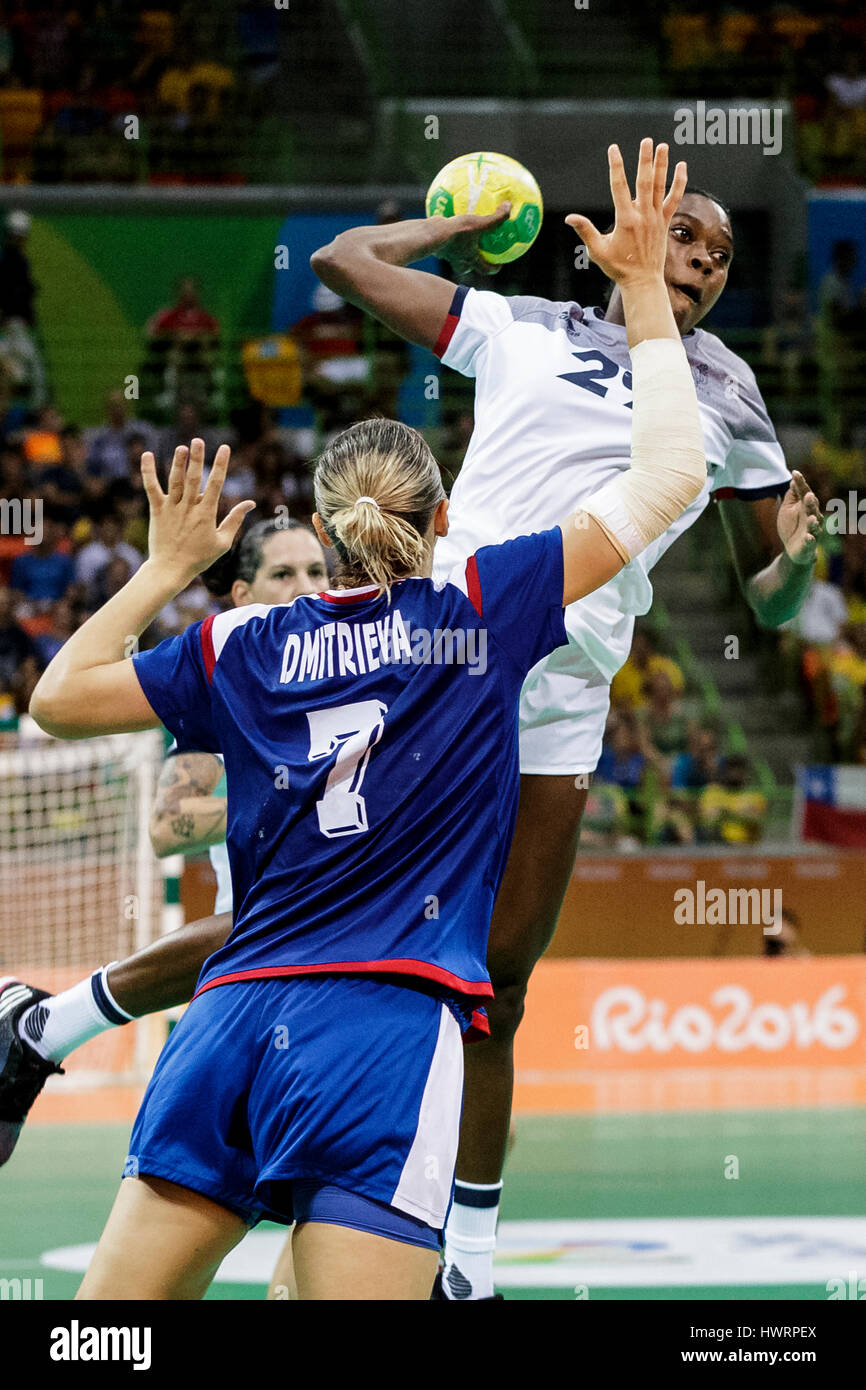 Rio de Janeiro, Brazil. 20 August 2016 Gnonsiane Niombla (FRA) #29 defended by Daria Dmitrieva (RUS) #7 in the women's handball gold medal match Russi Stock Photo