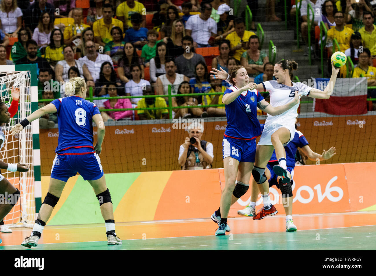Rio de Janeiro, Brazil. 20 August 2016 Camille Ayglon-Saurina (FRA) #5 defended by Victoria Zhilinskayte (RUS) #21 in the women's handball gold medal  Stock Photo