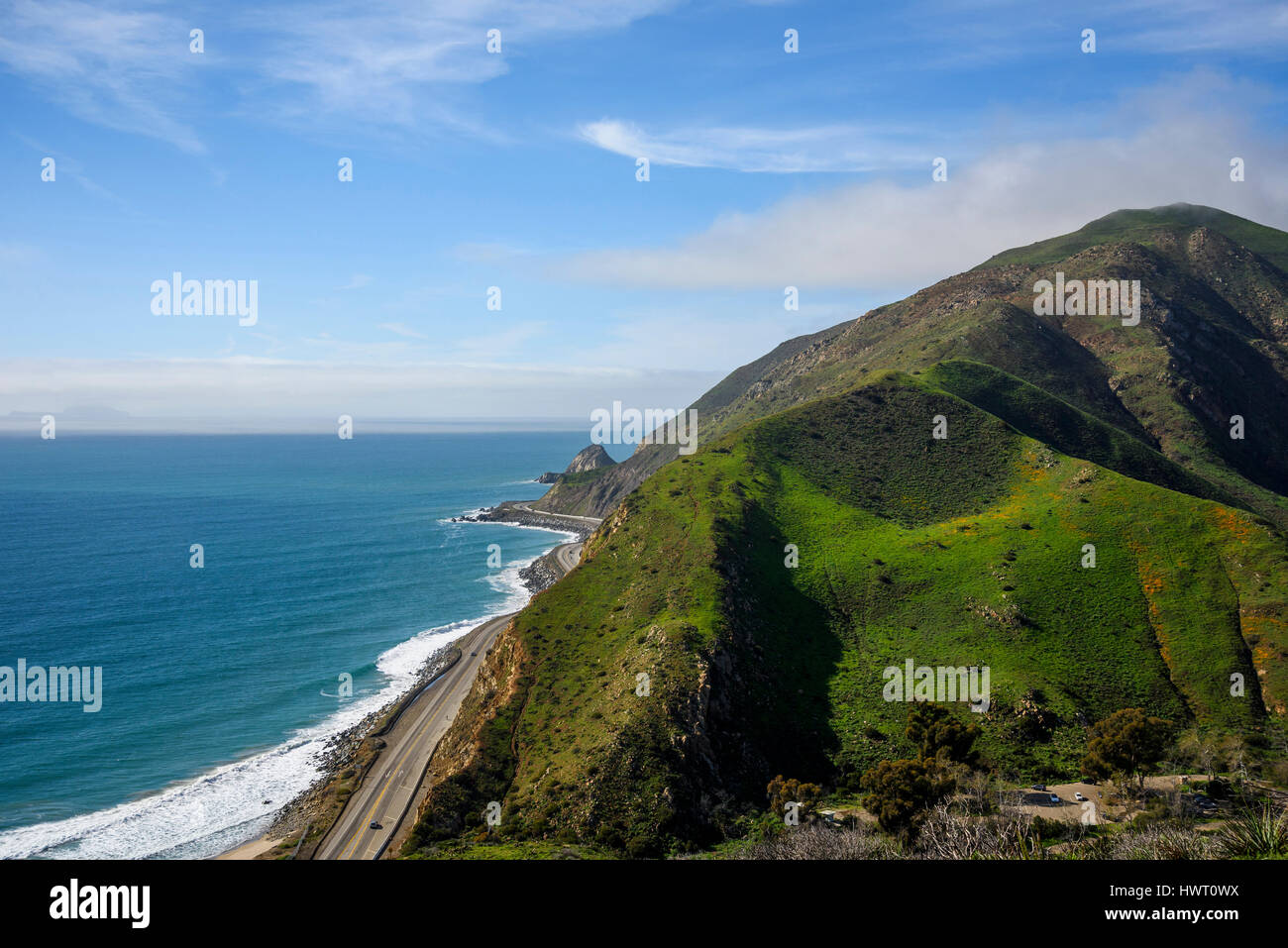 Green water and green mountains hi-res stock photography and images - Alamy