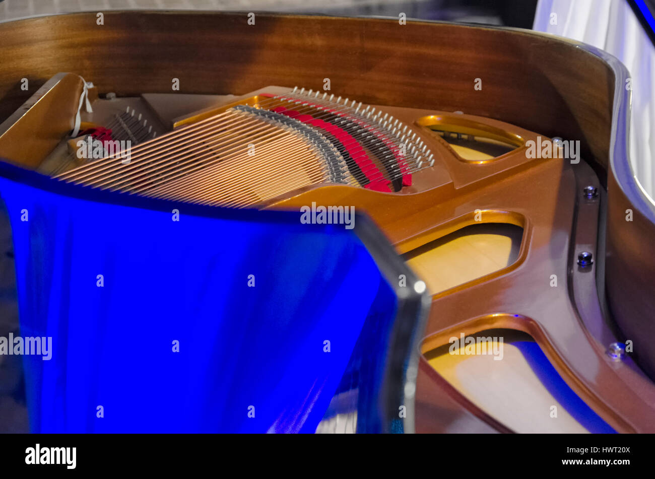 Grand piano sound board hires stock photography and images Alamy