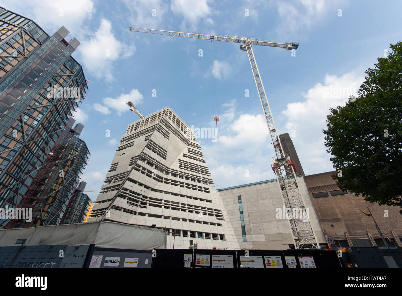 Tate Modern expansion by Herzog & de Meuron architects under construction in September 2014, London, Bankside - Inexhibit Stock Photo