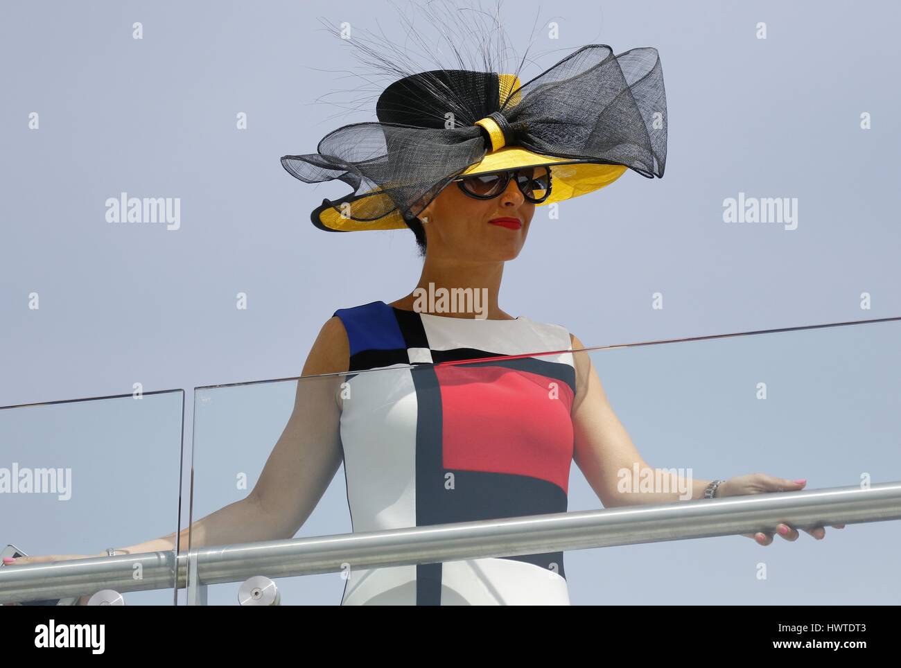 LADY IN HAT ON BALCONY YORK BETWAY YORKSHIRE CUP BETWAY YORKSHIRE CUP YORK RACECOURSE YORK ENGLAND 15 May 2015 Stock Photo