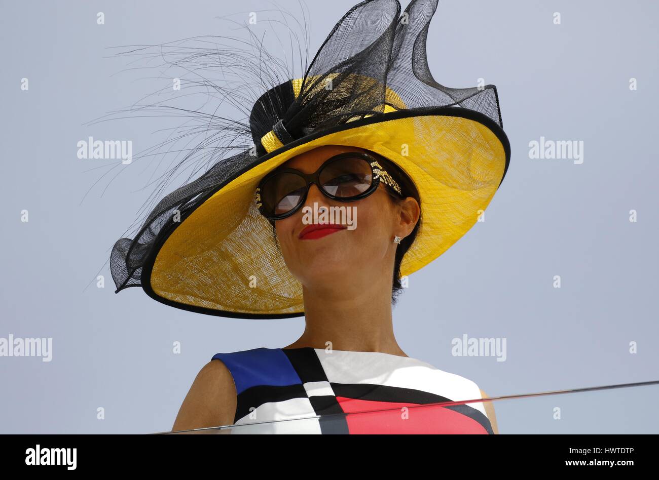 LADY IN HAT ON BALCONY YORK RA BETWAY YORKSHIRE CUP YORK RACECOURSE YORK ENGLAND 15 May 2015 Stock Photo