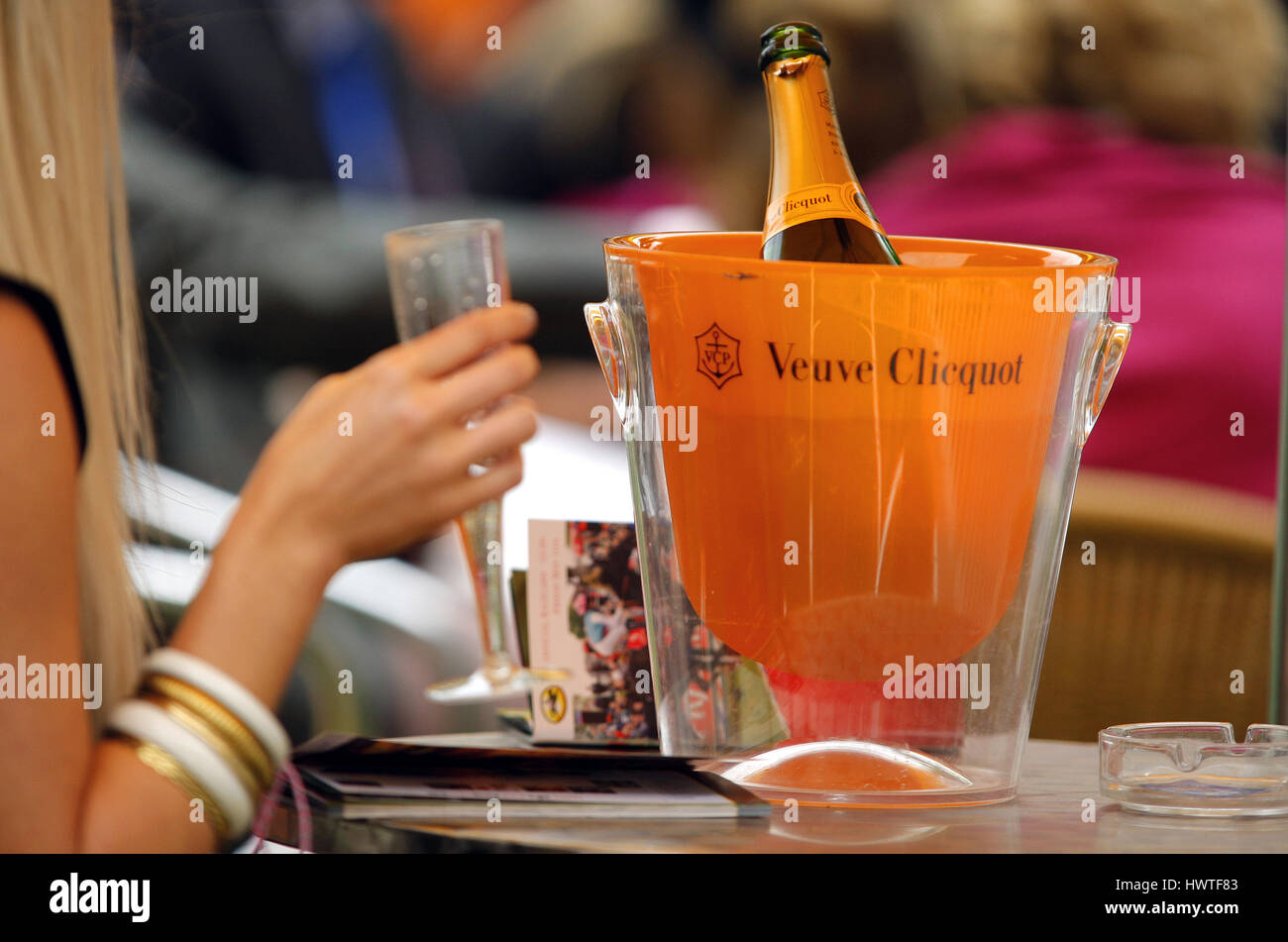 Veuve clicquot champagne bar hi-res stock photography and Veuve clicquot champagne bar hi-res stock photography and