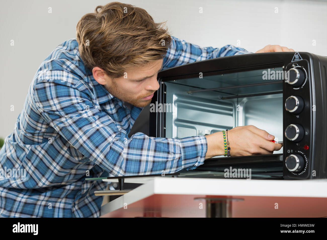 кладка кирпича печи. обслуживание и ремонт печей. мастер и микроволновка. мастер по ремонту электроплит. монтаж встраиваемой техники.