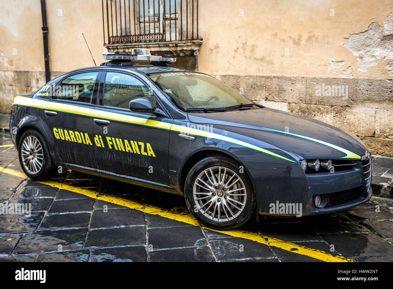 Alfa romeo italian police car hi-res stock photography and images - Alamy