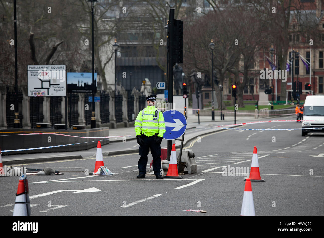 An armed police officer stands hi-res stock photography and images - Alamy